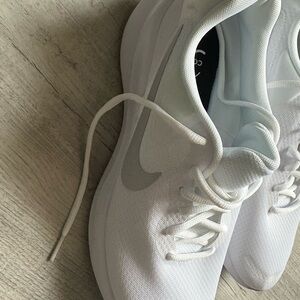 Nike Men’s White Sneakers
